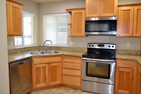 Tiny photo for 1514 SW Kokanee Lane, Grants Pass, OR 97527 (MLS # 220219548)