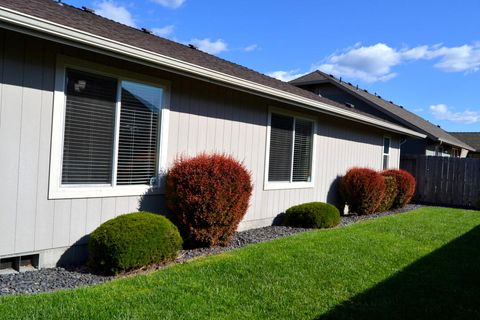 Tiny photo for 1514 SW Kokanee Lane, Grants Pass, OR 97527 (MLS # 220219548)