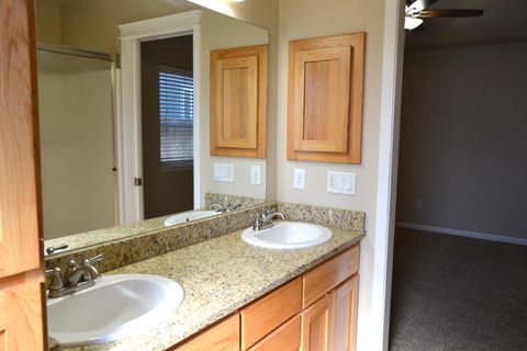 Tiny photo for 1514 SW Kokanee Lane, Grants Pass, OR 97527 (MLS # 220219548)