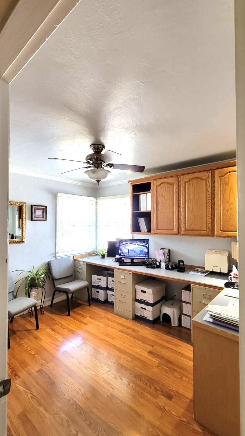 Oregon + Western - Commercial Sale