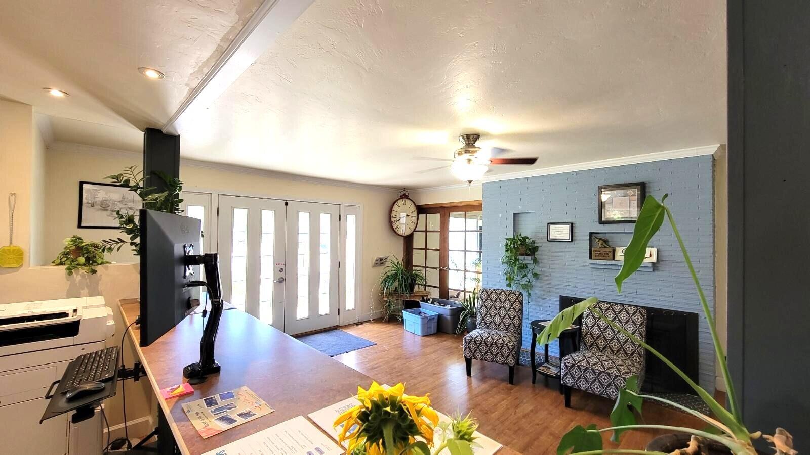 Oregon + Western - Commercial Sale