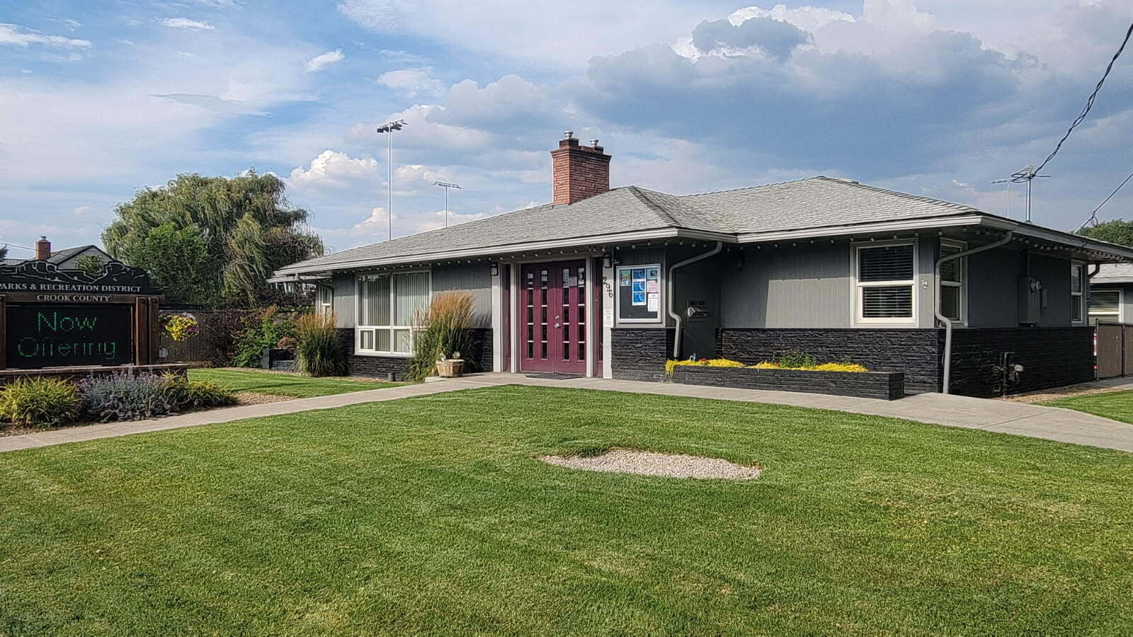 Oregon + Western - Commercial Sale