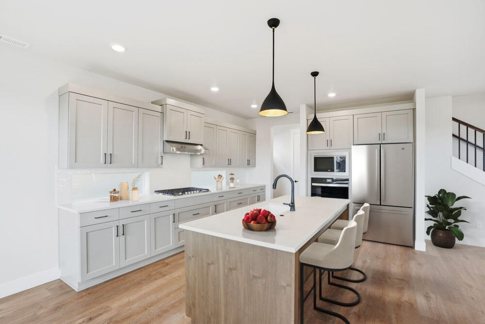 3923 NE Oakside Lp