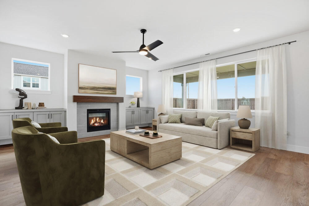 3923 NE Oakside Lp