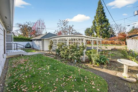 Tiny photo for 6 S Groveland Avenue, Medford, OR 97504 (MLS # 220212325)