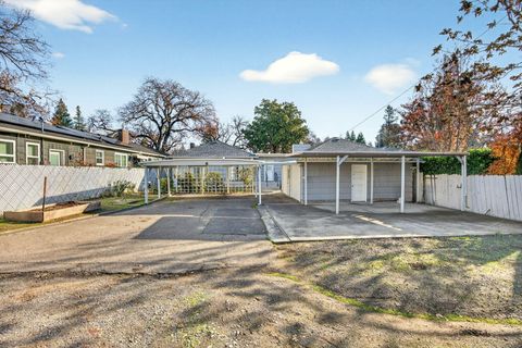 Tiny photo for 6 S Groveland Avenue, Medford, OR 97504 (MLS # 220212325)