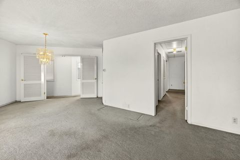 Tiny photo for 6 S Groveland Avenue, Medford, OR 97504 (MLS # 220212325)