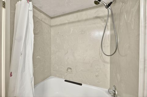 Tiny photo for 6 S Groveland Avenue, Medford, OR 97504 (MLS # 220212325)