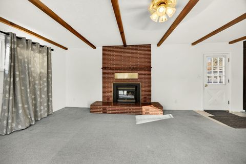 Tiny photo for 6 S Groveland Avenue, Medford, OR 97504 (MLS # 220212325)