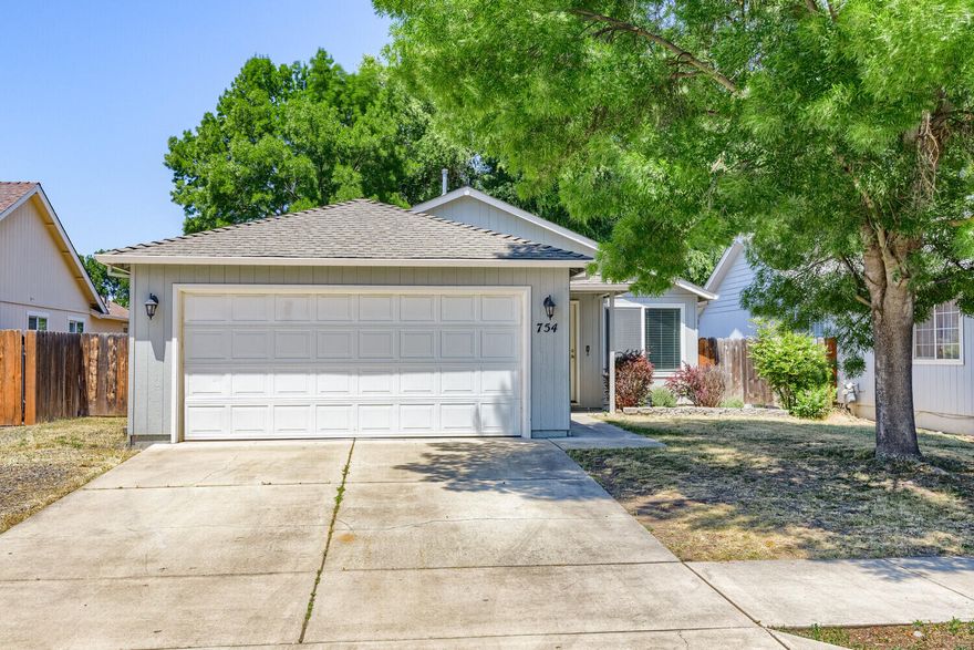 Well maintained single level home with a great central location in Southwest Medford. Well laid out floor plan has light filled living room with vaulted ceilings, user friendly kitchen opens to the dining area with access to the lovely fenced-in backyard. Approx. 1388 square feet, three bedrooms, two full bathrooms and laundry room leads to the attached garage. Nice neighborhood and the home has curb appeal with tasteful, easy care landscaping. Ready for you to move in.