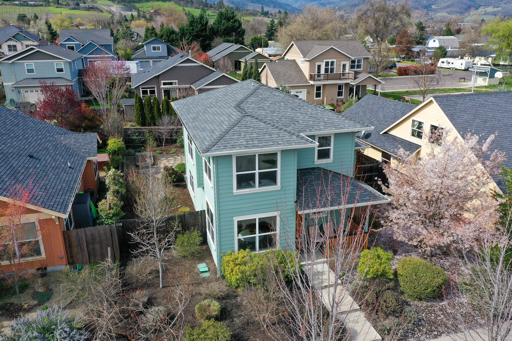 Kamerin Springs - Residential