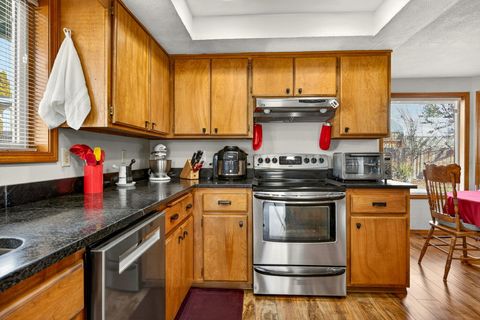 Tiny photo for 3030 Adams Circle, Medford, OR 97504 (MLS # 220214322)