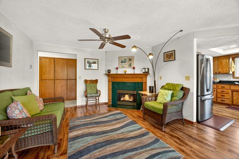 Tiny photo for 3030 Adams Circle, Medford, OR 97504 (MLS # 220214322)