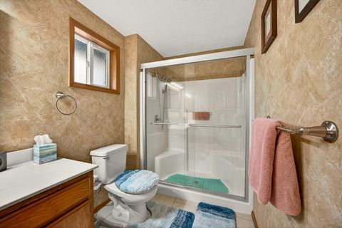 Tiny photo for 3030 Adams Circle, Medford, OR 97504 (MLS # 220214322)