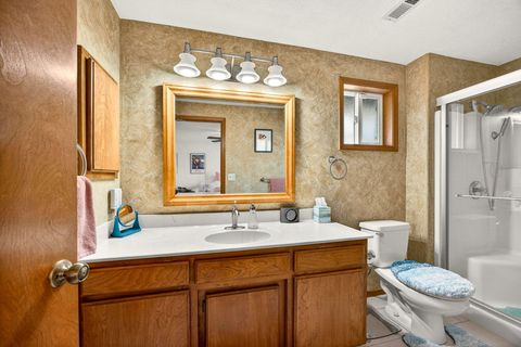 Tiny photo for 3030 Adams Circle, Medford, OR 97504 (MLS # 220214322)