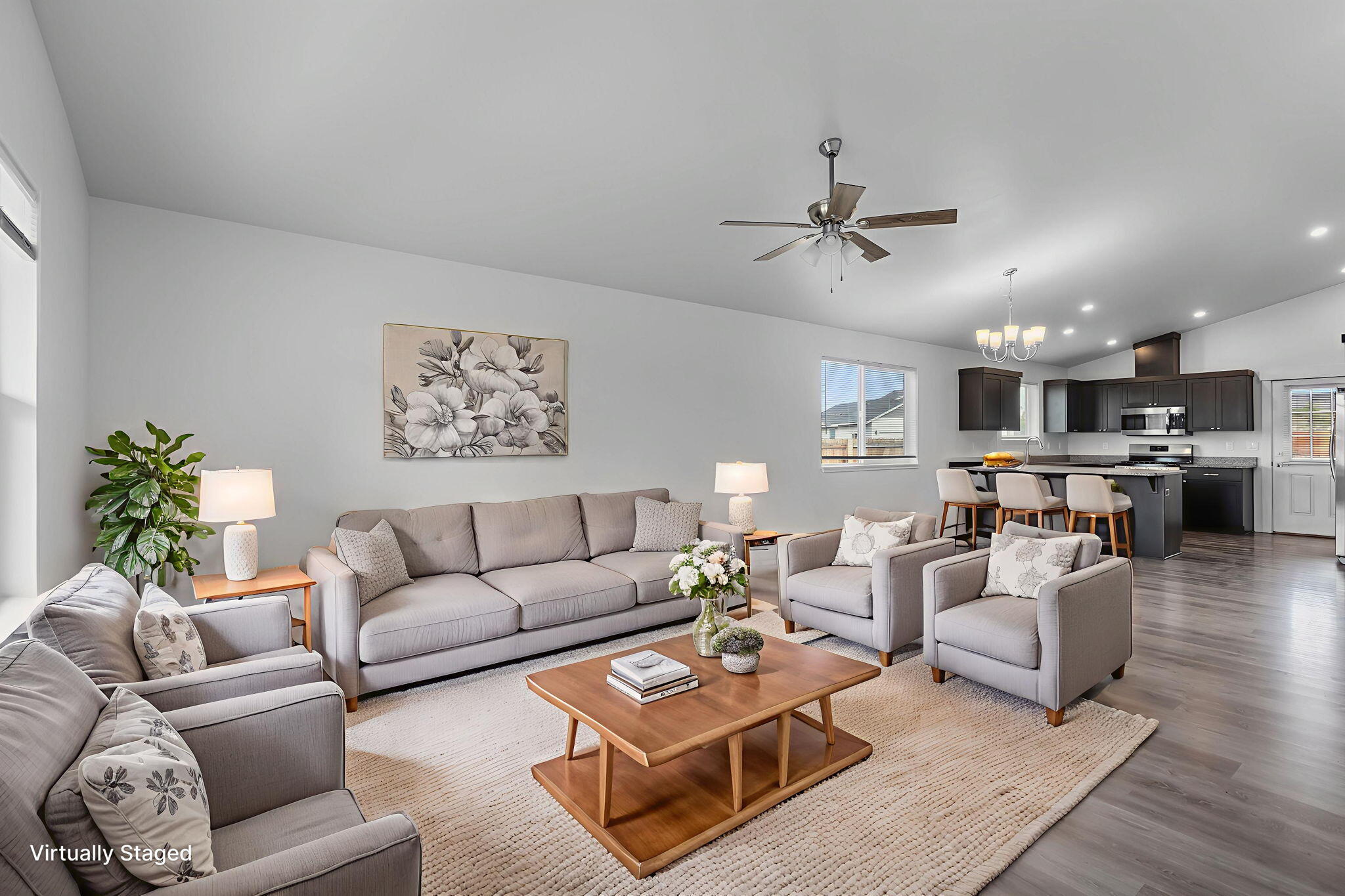 910 NE Discovery Loop