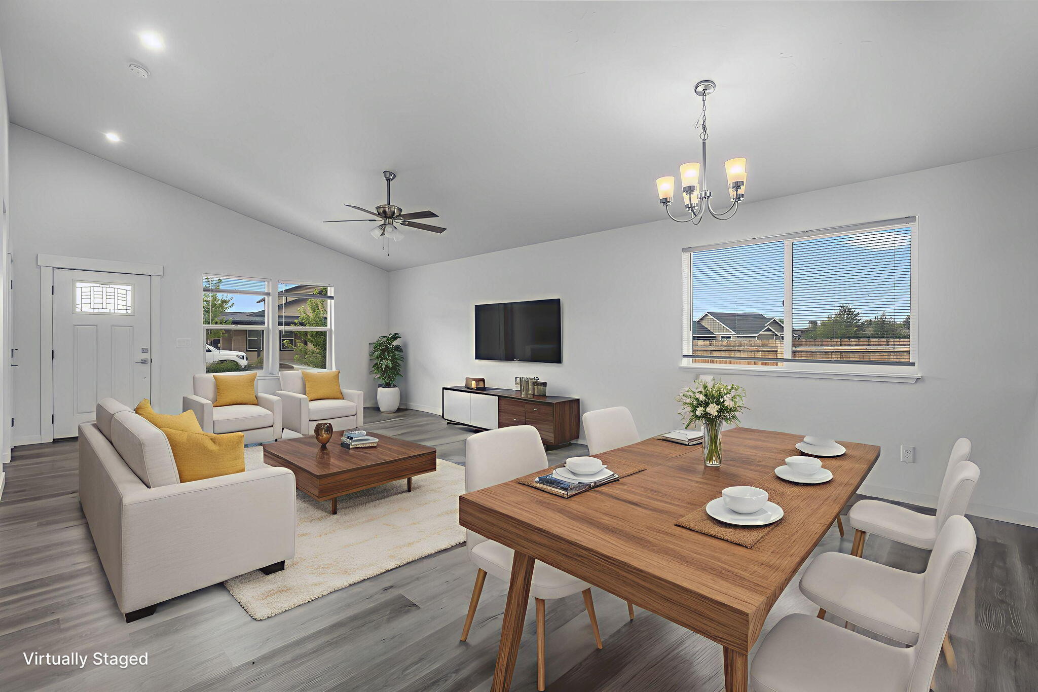 910 NE Discovery Loop
