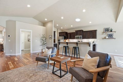 Tiny photo for 1255 W McKinney Butte Road #E, Sisters, OR 97759 (MLS # 220216854)