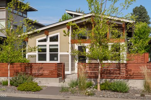 Tiny photo for 63378 NW Clearstone Drive, Bend, OR 97703 (MLS # 220222748)
