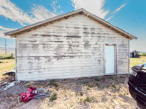 Tiny photo for 33839 Highway 50, Malin, OR 97632 (MLS # 220225794)