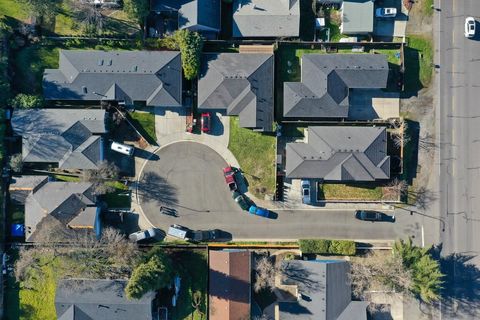 Tiny photo for 977 Garden Springs Circle, Medford, OR 97504 (MLS # 220214284)