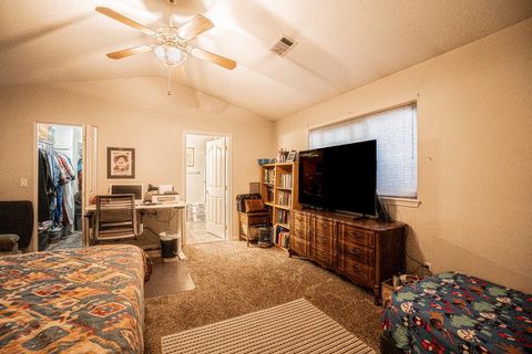 Tiny photo for 977 Garden Springs Circle, Medford, OR 97504 (MLS # 220214284)