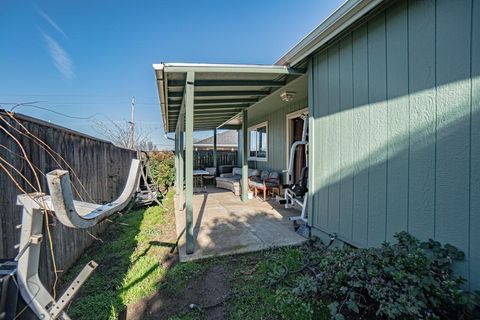 Tiny photo for 977 Garden Springs Circle, Medford, OR 97504 (MLS # 220214284)