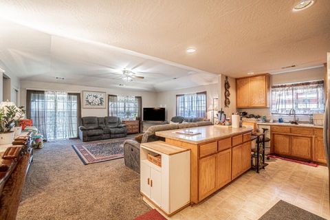 Tiny photo for 977 Garden Springs Circle, Medford, OR 97504 (MLS # 220214284)