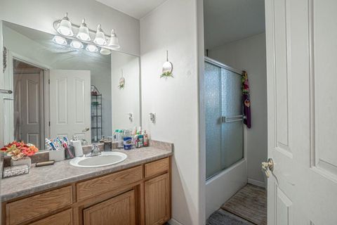 Tiny photo for 977 Garden Springs Circle, Medford, OR 97504 (MLS # 220214284)