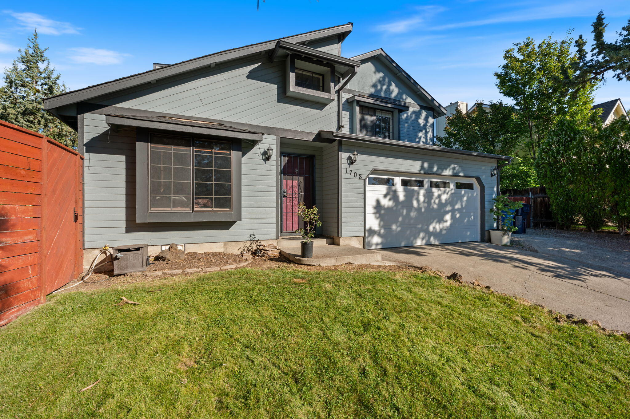 1708 NE Hollow Tree Lane