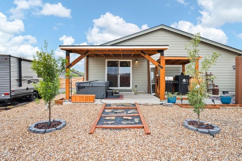 Tiny photo for 1222 NE Cobbleridge Court, Prineville, OR 97754 (MLS # 220227267)