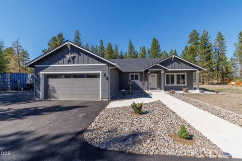 Photo of 17450 MEADOW Way, Bend, OR 97707 (MLS # 220227404)