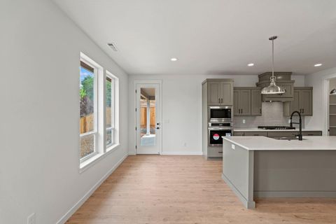 Tiny photo for 1134 Pumpkin Ridge Drive #337, Eagle Point, OR 97524 (MLS # 220219602)