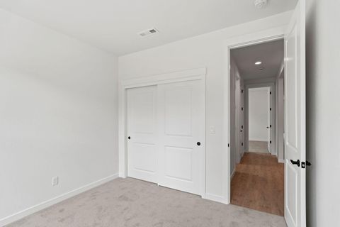 Tiny photo for 1134 Pumpkin Ridge Drive #337, Eagle Point, OR 97524 (MLS # 220219602)