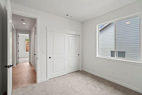 Tiny photo for 1134 Pumpkin Ridge Drive #337, Eagle Point, OR 97524 (MLS # 220219602)