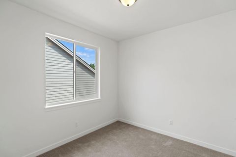 Tiny photo for 1134 Pumpkin Ridge Drive #337, Eagle Point, OR 97524 (MLS # 220219602)