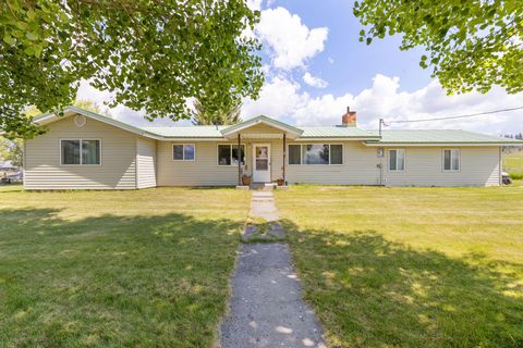 Tiny photo for 43273 Sycan Road, Beatty, OR 97621 (MLS # 220173121)