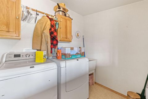 Tiny photo for 43273 Sycan Road, Beatty, OR 97621 (MLS # 220173121)