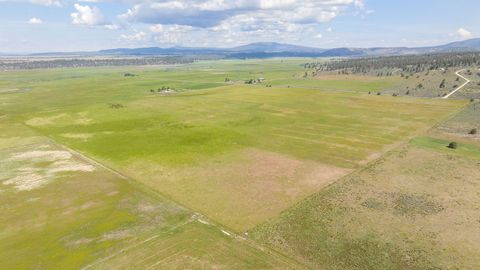Tiny photo for 43273 Sycan Road, Beatty, OR 97621 (MLS # 220173121)
