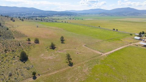 Tiny photo for 43273 Sycan Road, Beatty, OR 97621 (MLS # 220173121)