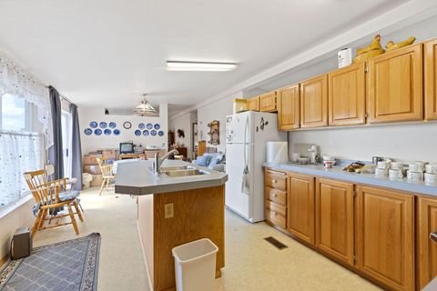 Tiny photo for 43273 Sycan Road, Beatty, OR 97621 (MLS # 220173121)