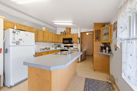 Tiny photo for 43273 Sycan Road, Beatty, OR 97621 (MLS # 220173121)