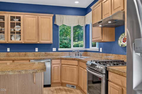 Tiny photo for 61042 Chamomile Place, Bend, OR 97702 (MLS # 220226624)
