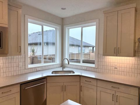 Tiny photo for 21836 SE Stromboli Court #Lot 115, Bend, OR 97702 (MLS # 220213954)