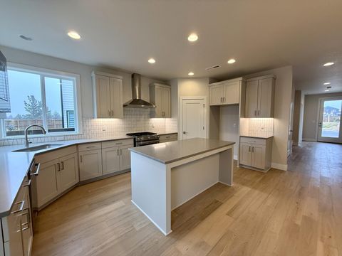 Tiny photo for 21836 SE Stromboli Court #Lot 115, Bend, OR 97702 (MLS # 220213954)