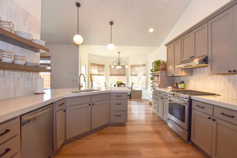 Tiny photo for 3339 NE Sandalwood Drive, Bend, OR 97701 (MLS # 220213355)