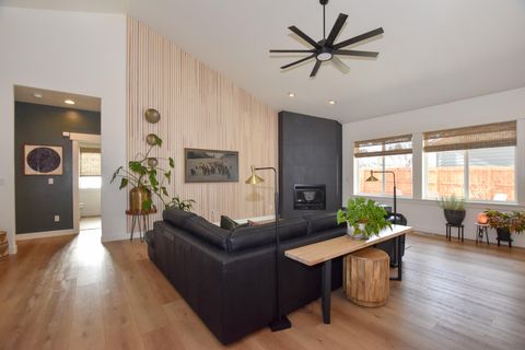 Tiny photo for 3339 NE Sandalwood Drive, Bend, OR 97701 (MLS # 220213355)