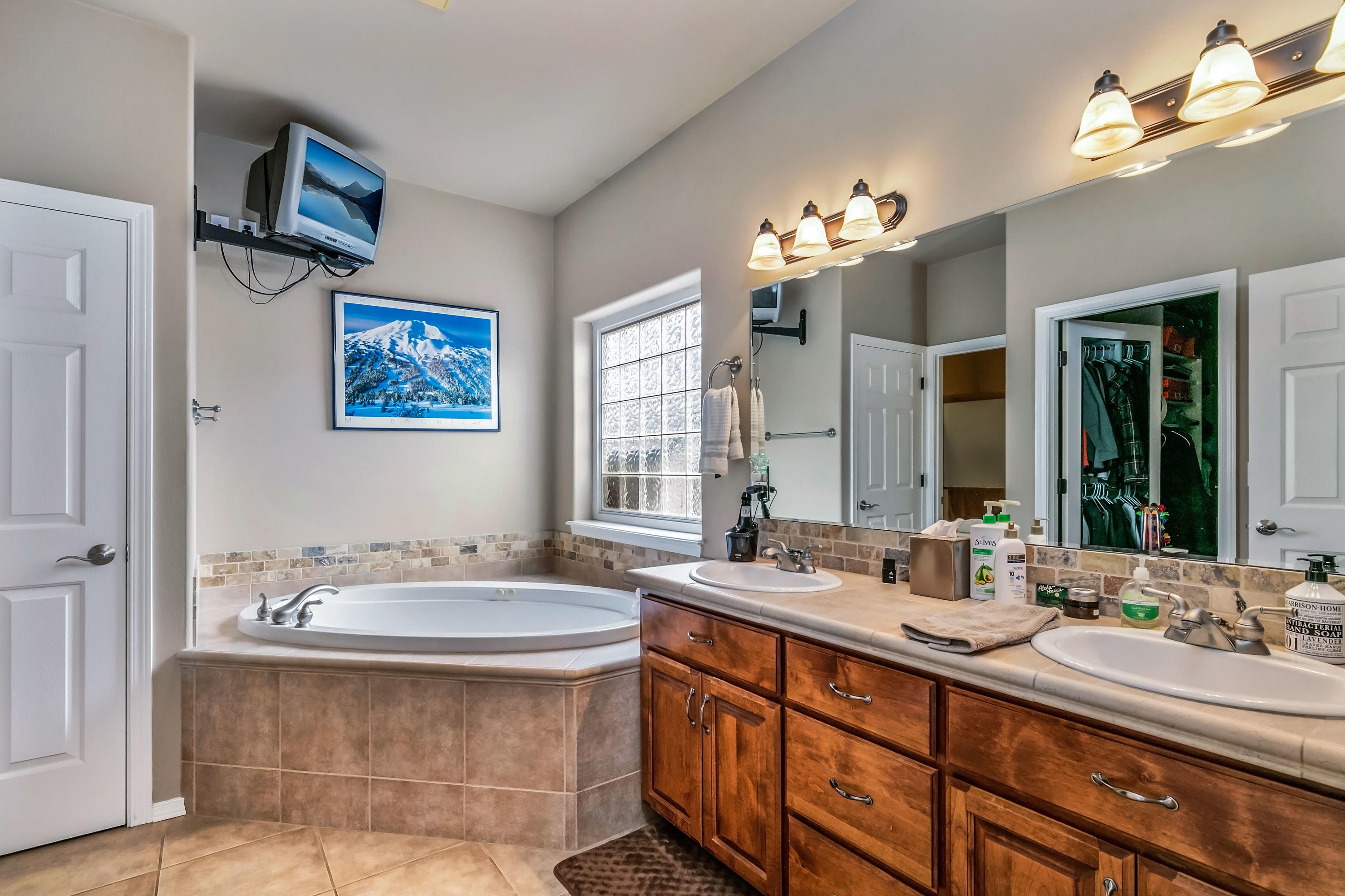 Hollow Pine Estate - Residential