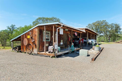 Tiny photo for 1800 S Obenchain Road, Eagle Point, OR 97524 (MLS # 220223362)