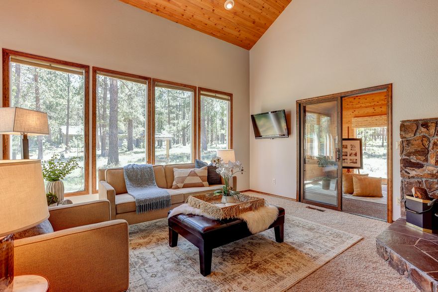 Sunriver home that checks all of the boxes! Location? Check. The home is close to The Village and SHARC and is on the largest common area in Sunriver and tucked away from high traffic areas. Enough bedrooms? Check. The home has four bedrooms, one of which is large enough for a kid's bunk room or a bonus/media room. High ceilings? Check. High ceilings in the living area combined with lots of south facing windows give the home a light airy feel. Garage? Check. The home has a large 2-car attached garage.

With an easy commute to Bend, Sunriver is perfect for full time Central Oregon living. Or, if you're looking for home to get away from it all, you've found it. For over 50 years, Sunriver has been making memories. Start making yours today...